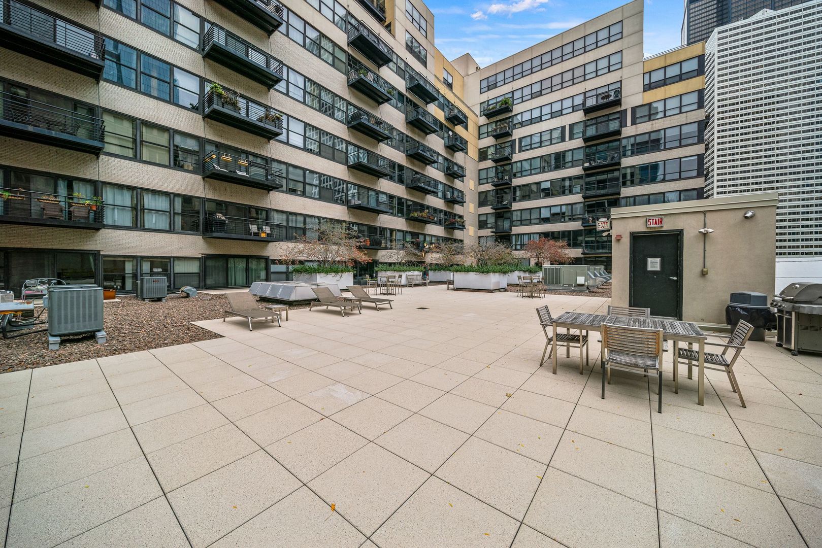 130 S Canal Street 803 Property Photo 26