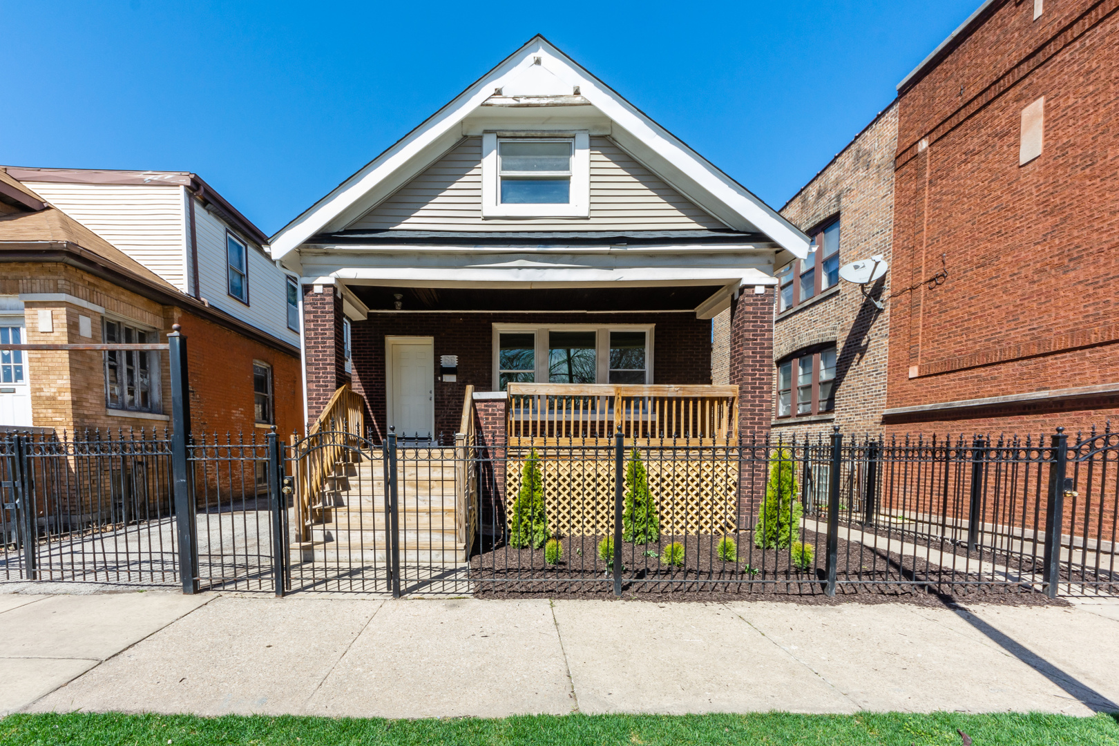 56 W 76th Street Property Photo 1
