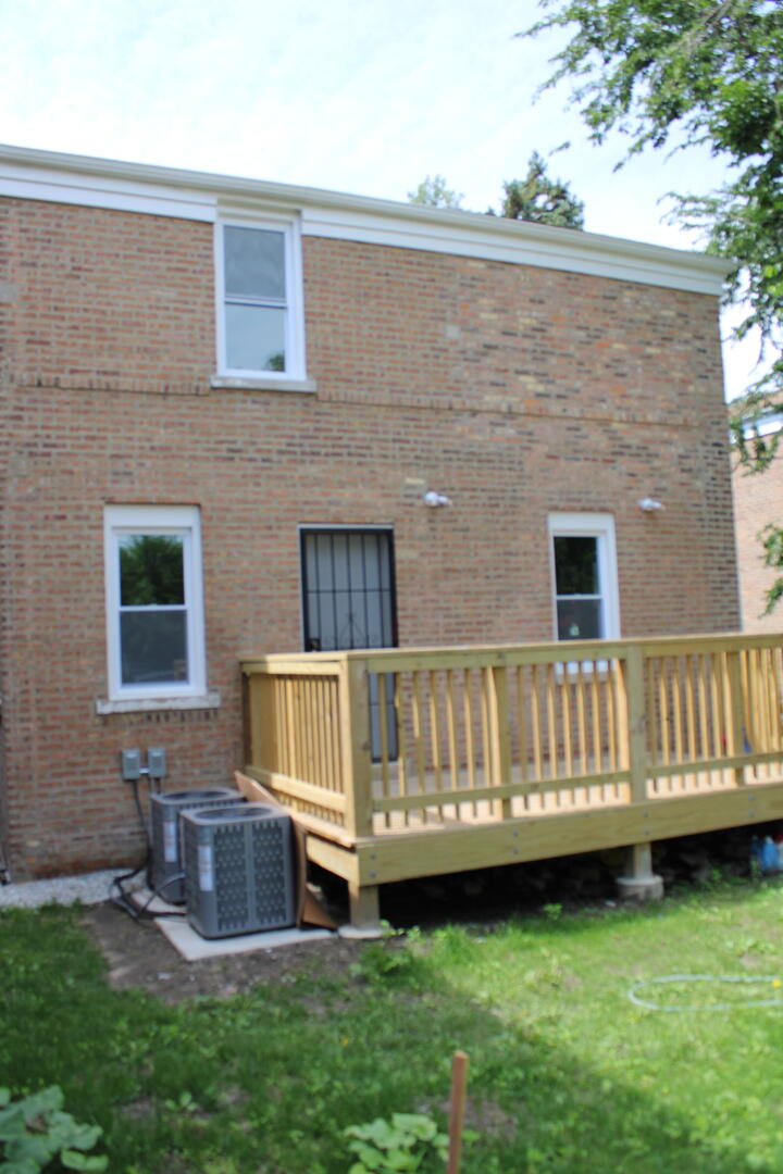 1052 W 111th Place Property Photo 4