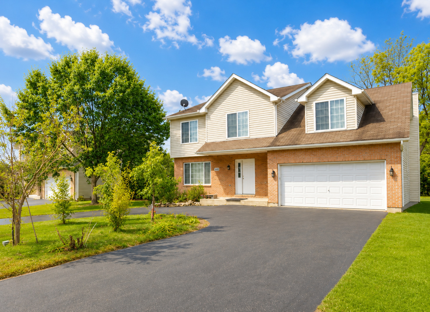 1462 Glen Ellyn Road Property Photo 1
