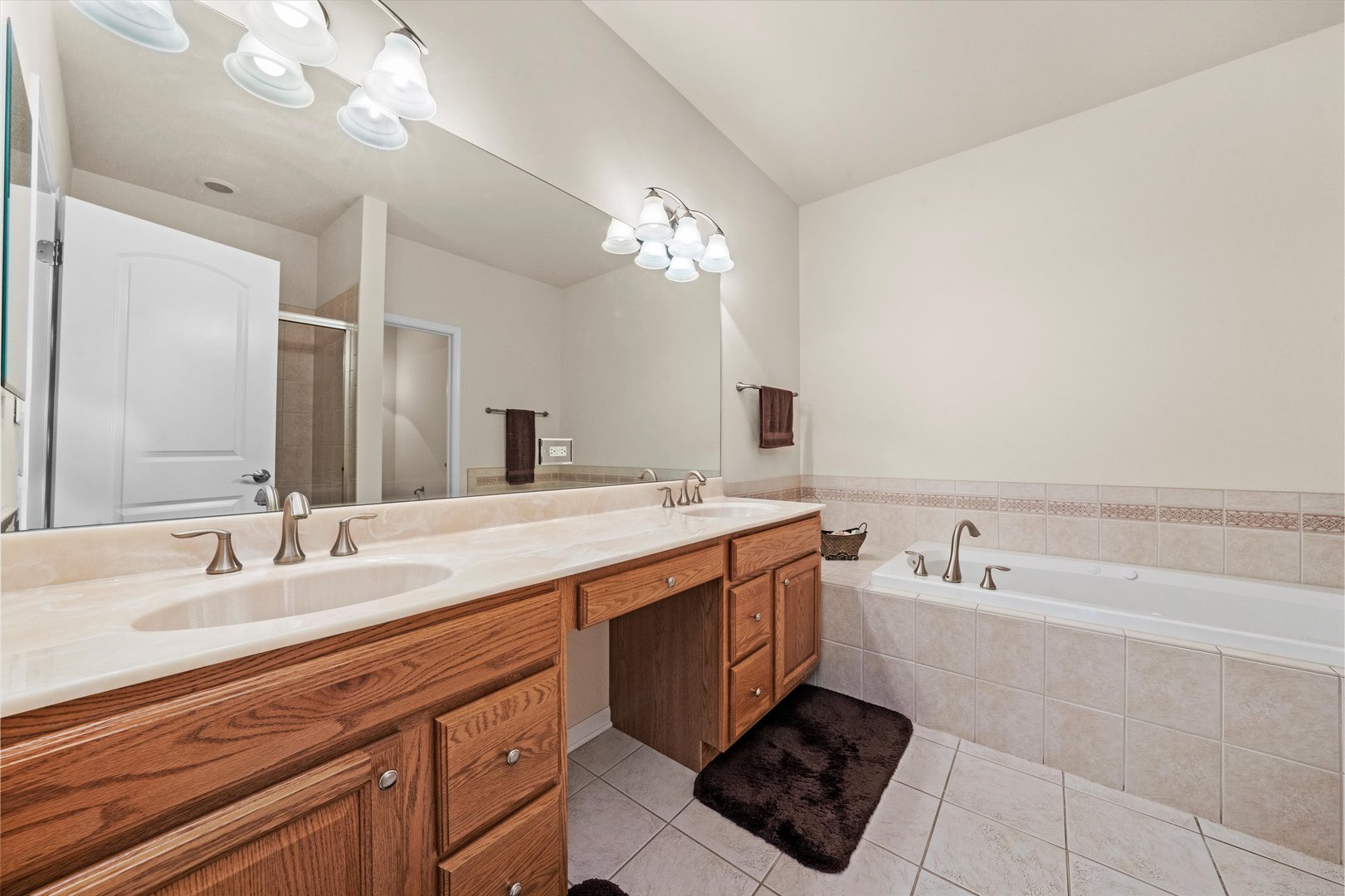 1553 Ashbury Place Property Photo 27
