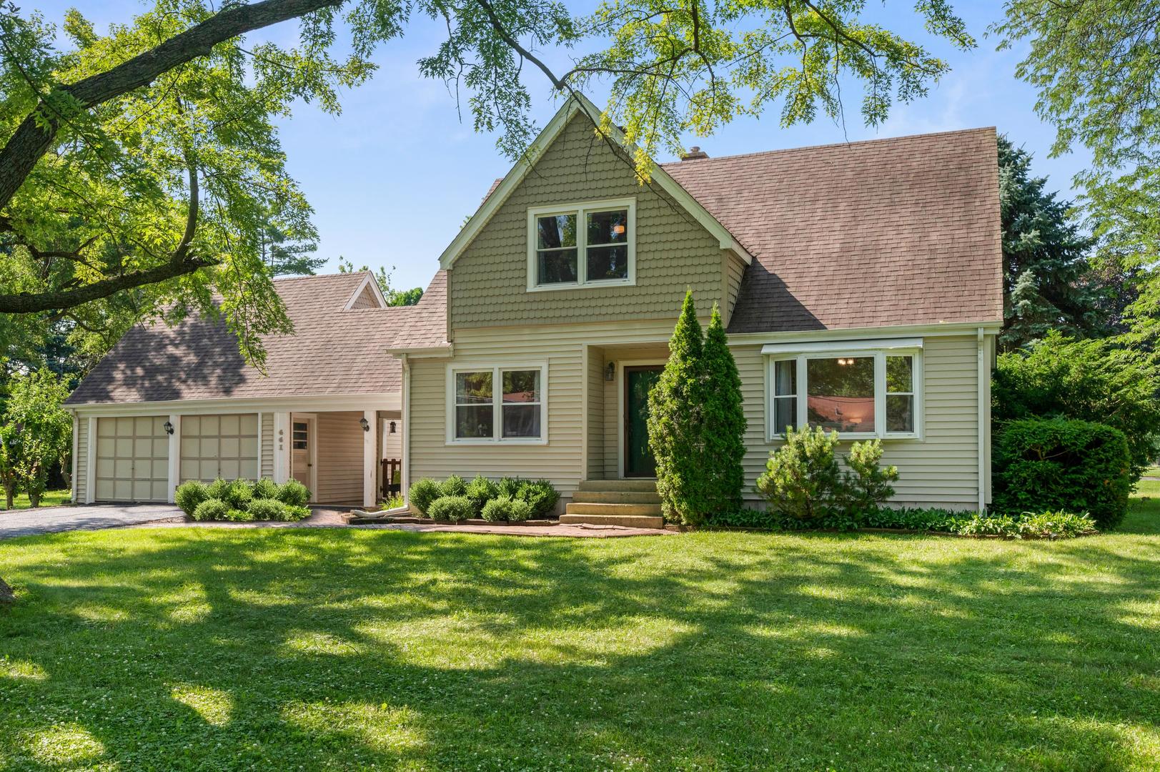 16w661 White Pine Road Property Photo 1