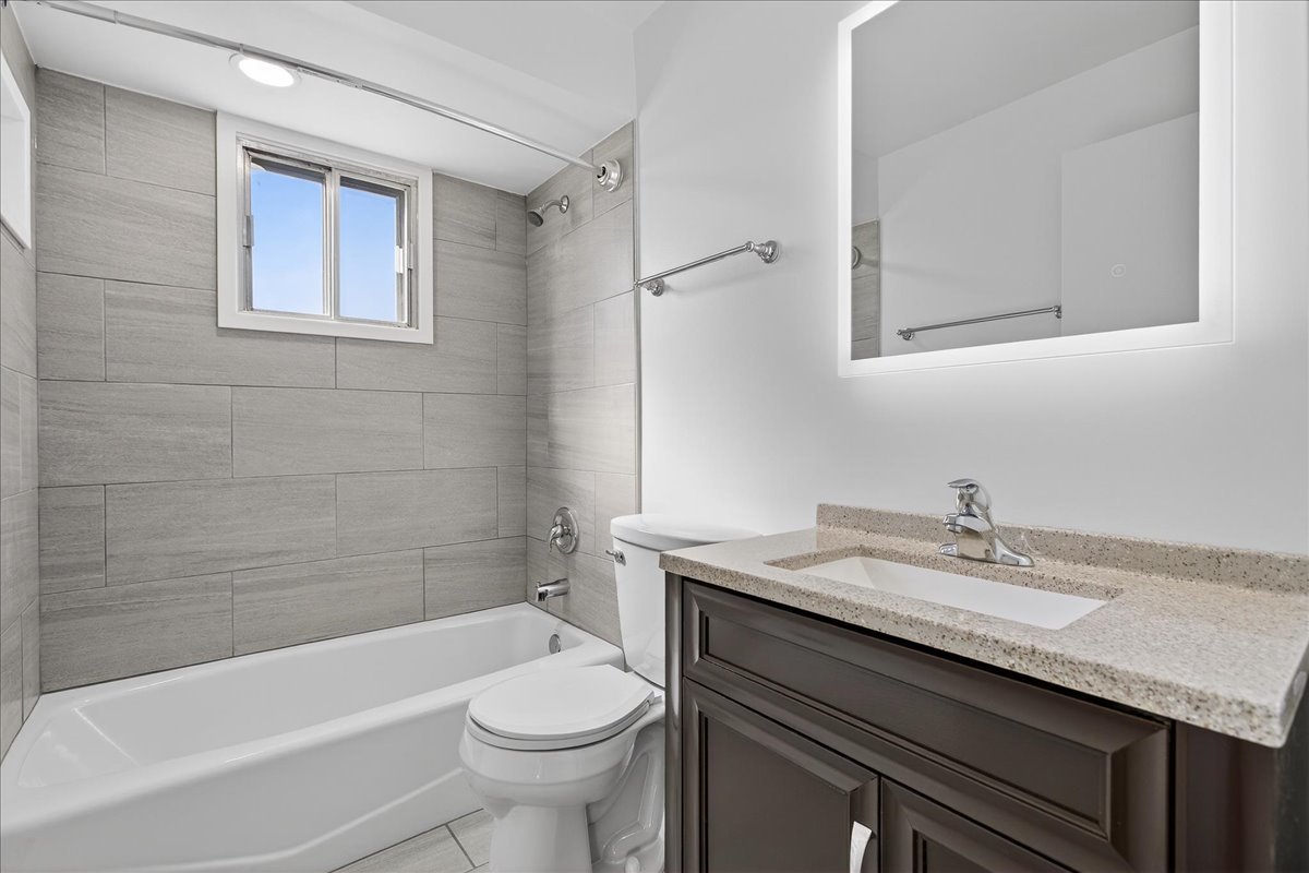 716 W 65th Street 6 Property Photo 17