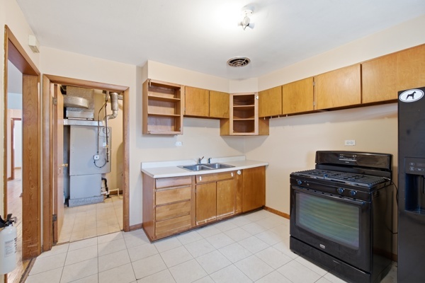 2213 Elm Street Property Photo 6