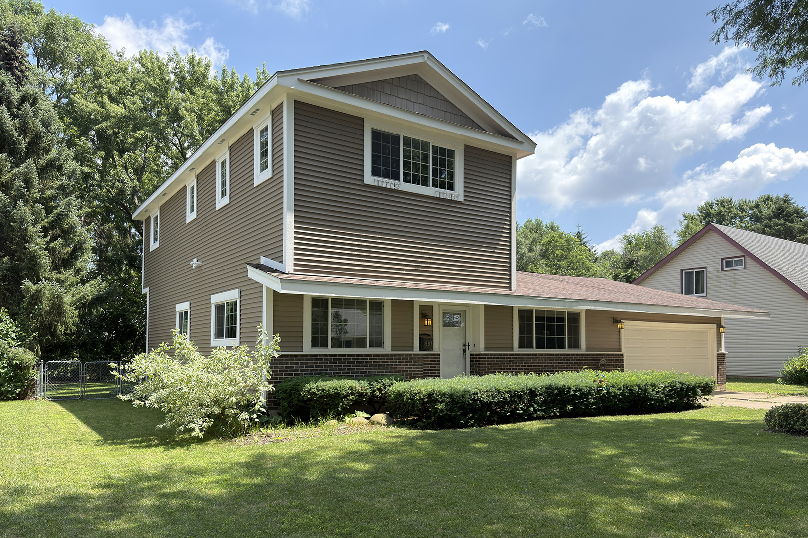 967 Cardiff Drive Property Photo 1