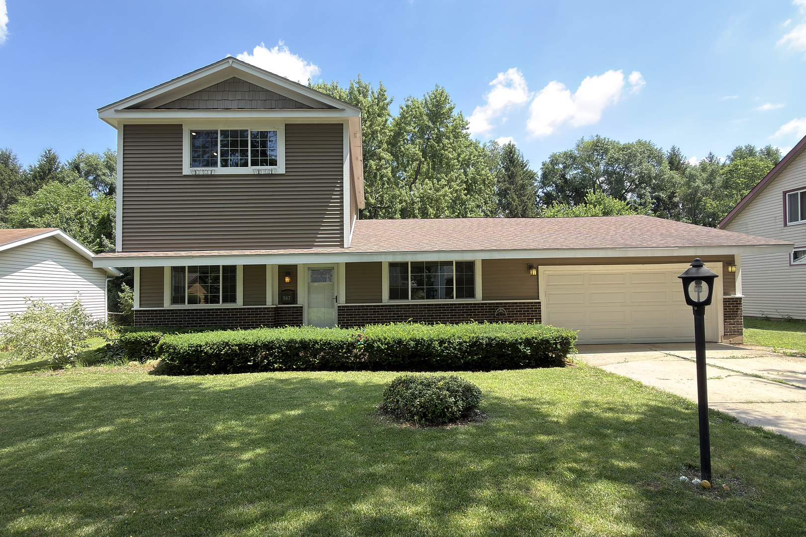 967 Cardiff Drive Property Photo 3