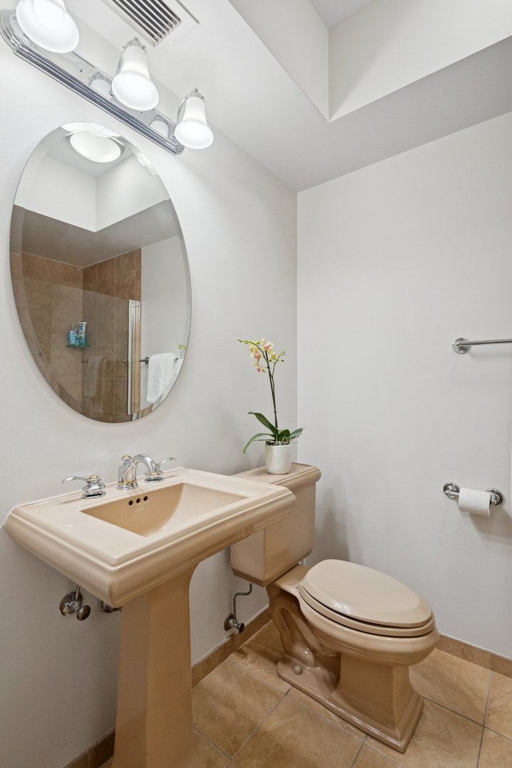 25 E Superior Street 3903 Property Photo 23