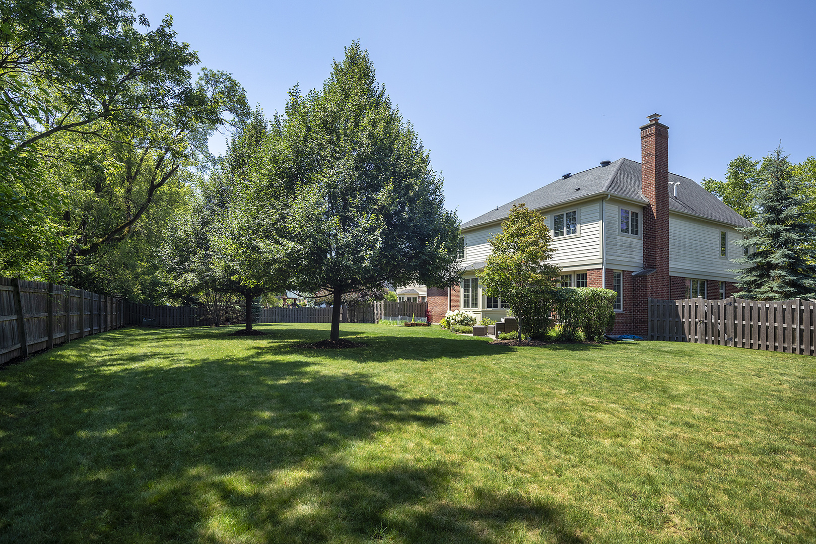 1927 Alexandra Court Property Photo 6