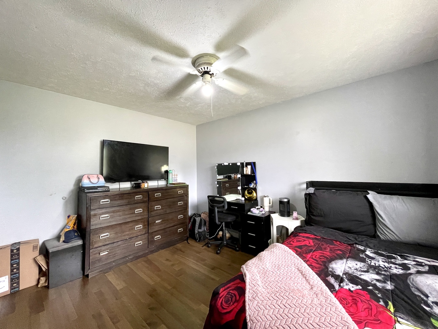480 W Bethel Drive Property Photo 19