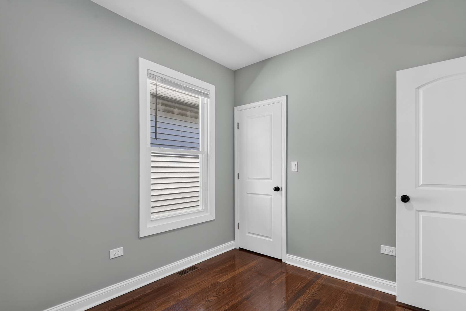 1519 W 73rd Street Property Photo 16