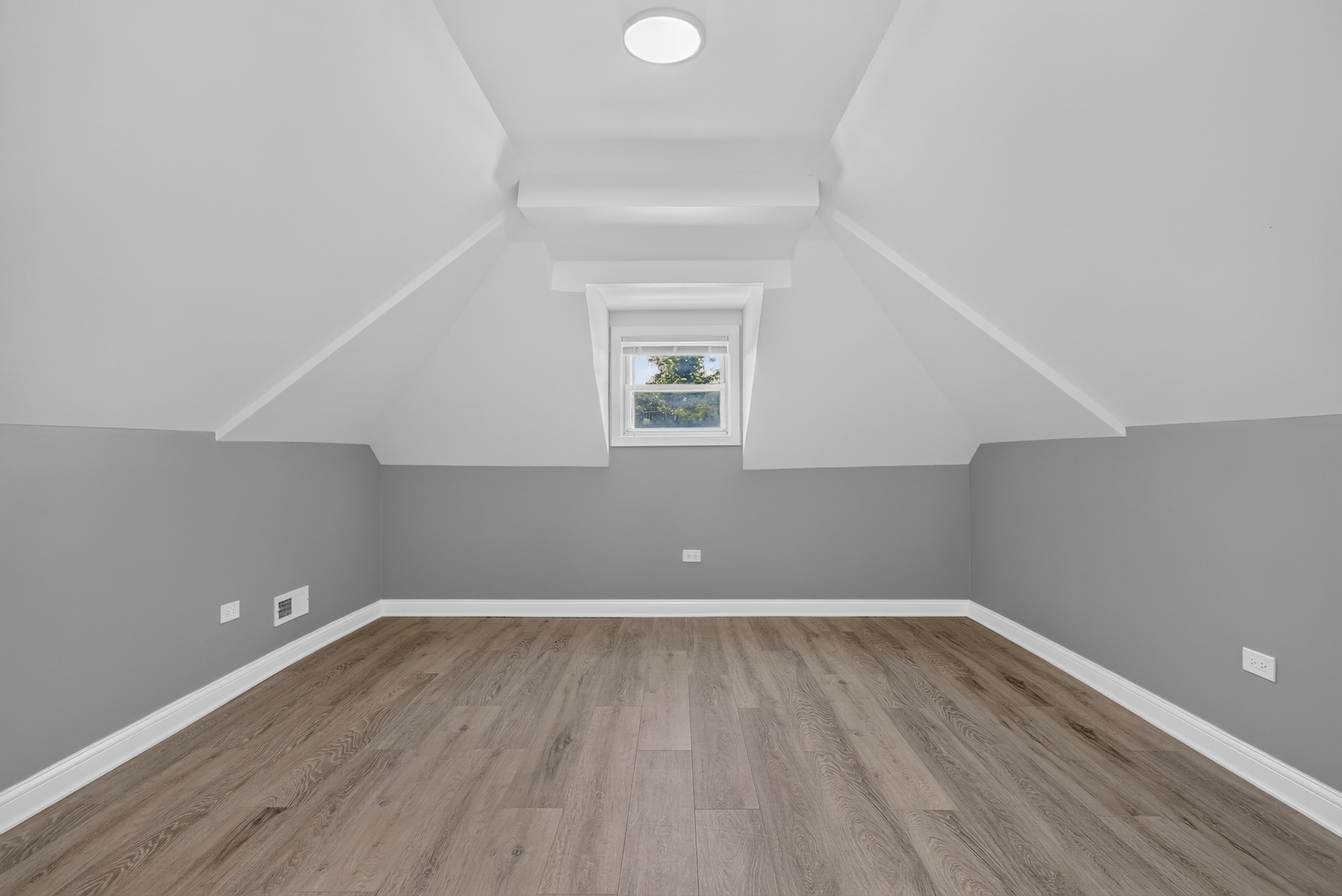 1519 W 73rd Street Property Photo 25