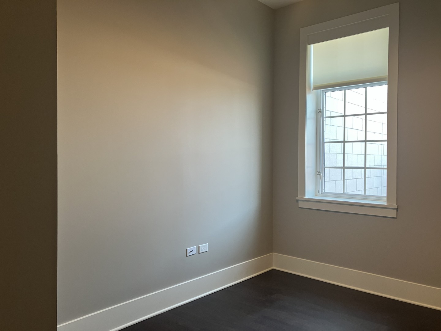 2050 N Clark Street 301 Property Photo 4