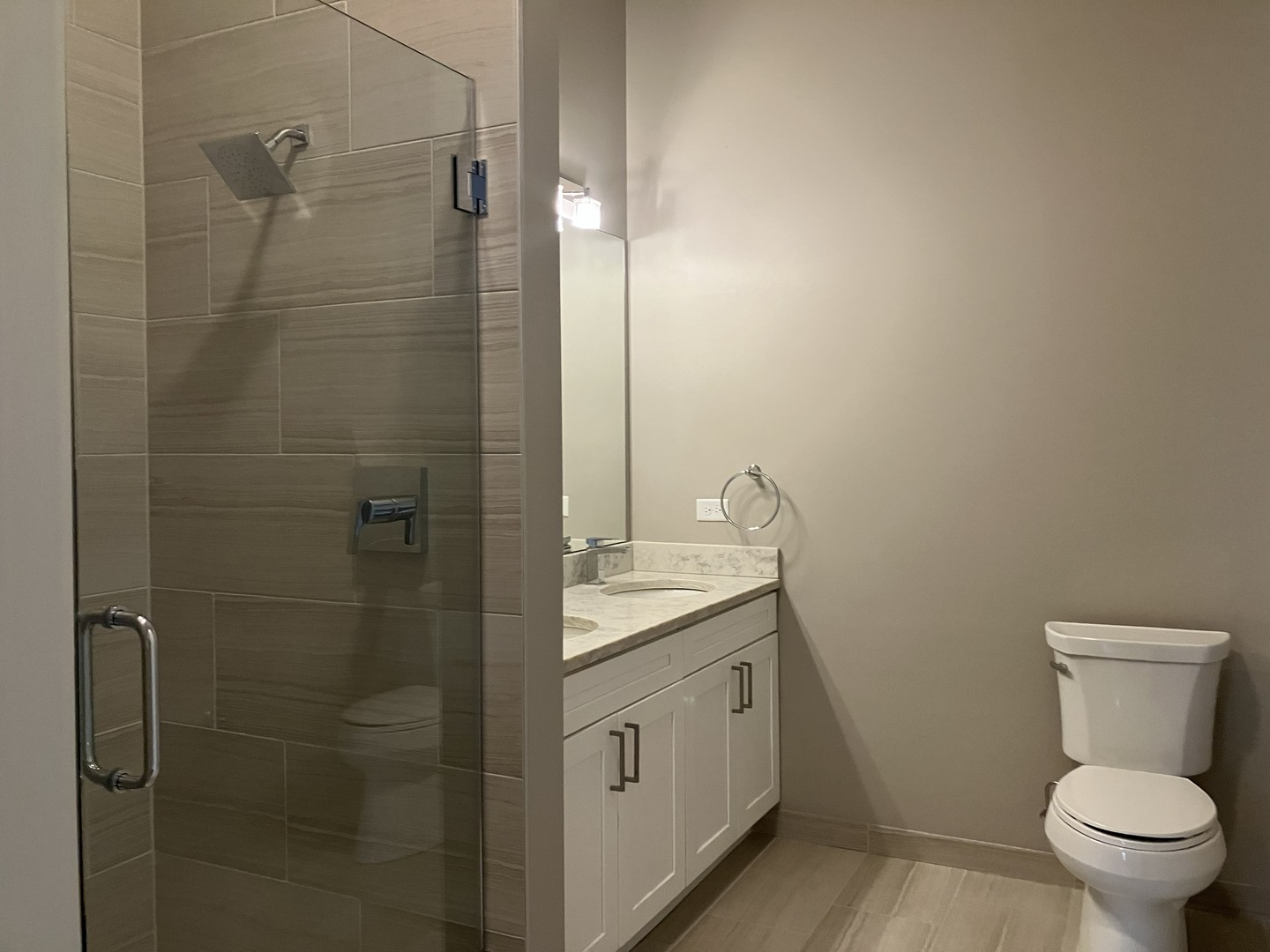2050 N Clark Street 301 Property Photo 5