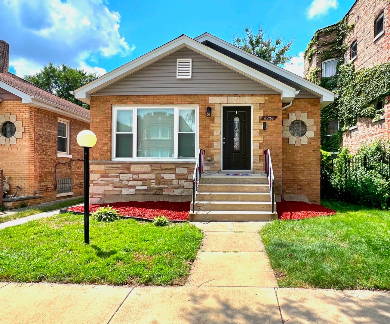 8228 S Loomis Boulevard Property Photo 1