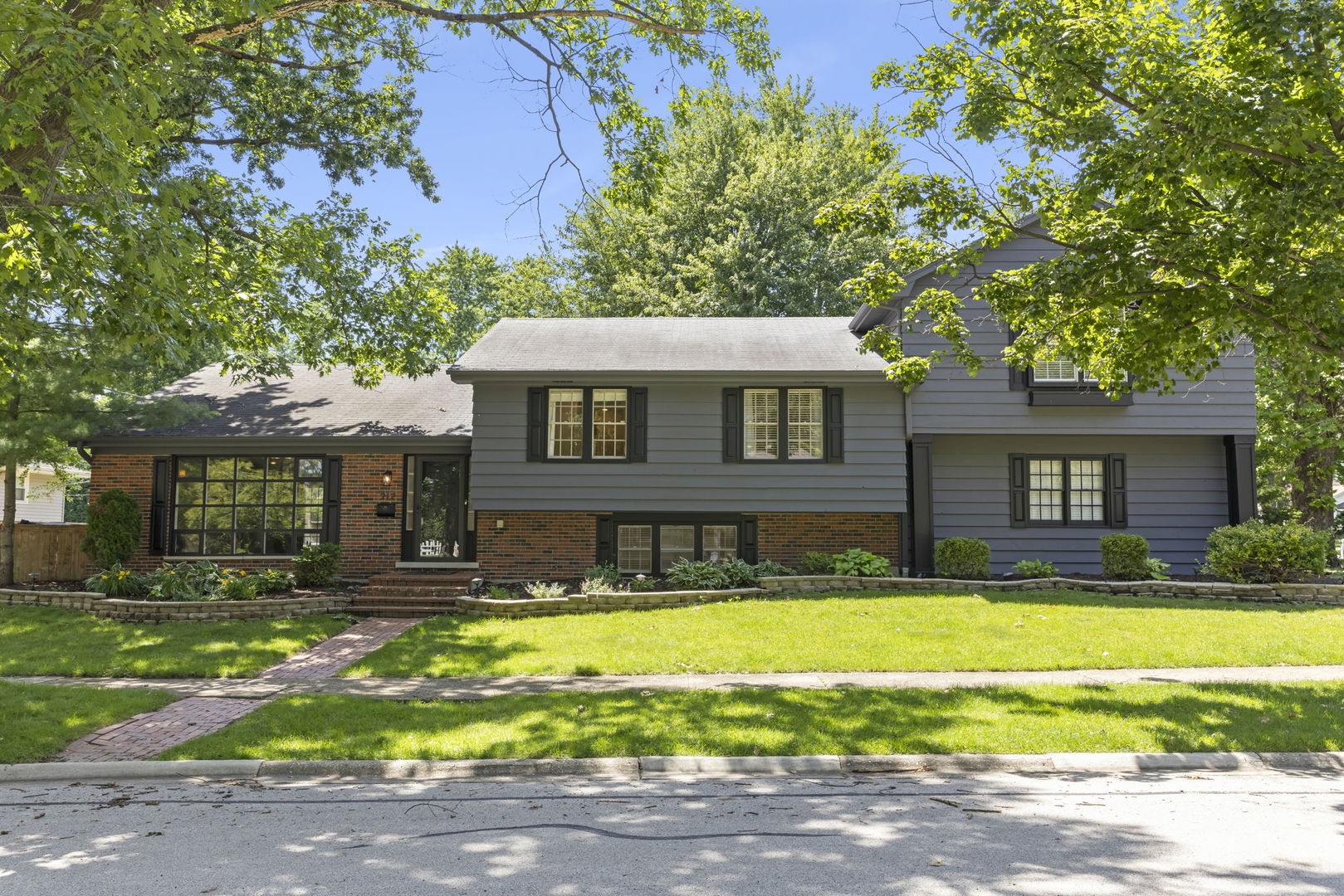 212 Tamarack Avenue Property Photo 1