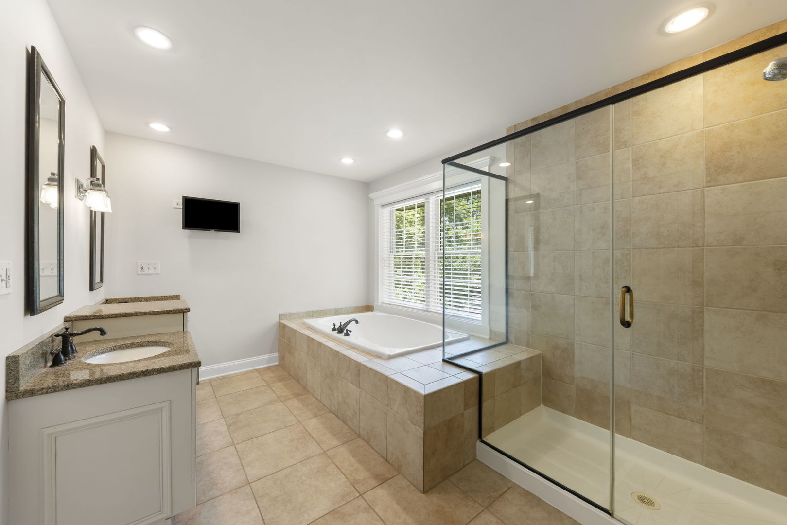 212 Tamarack Avenue Property Photo 14