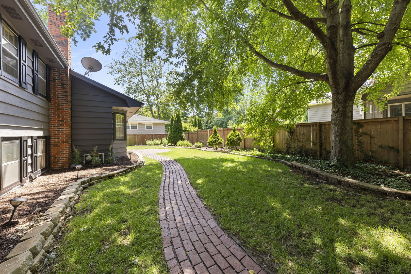 212 Tamarack Avenue Property Photo 28