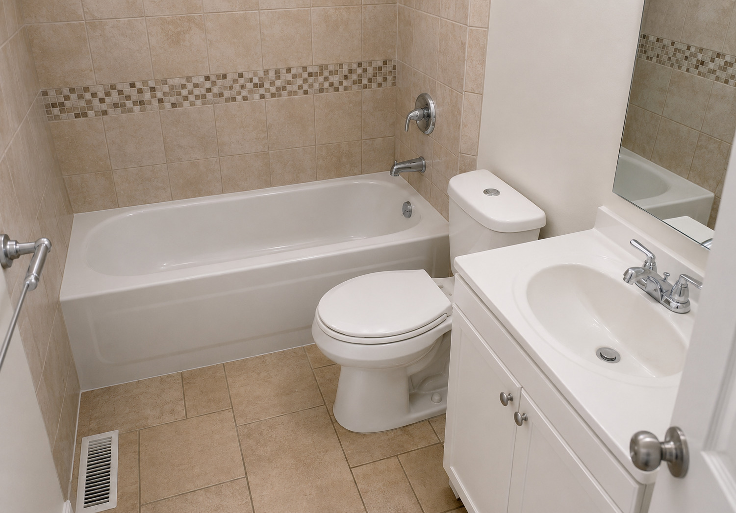 688 E 154th Street Property Photo 4