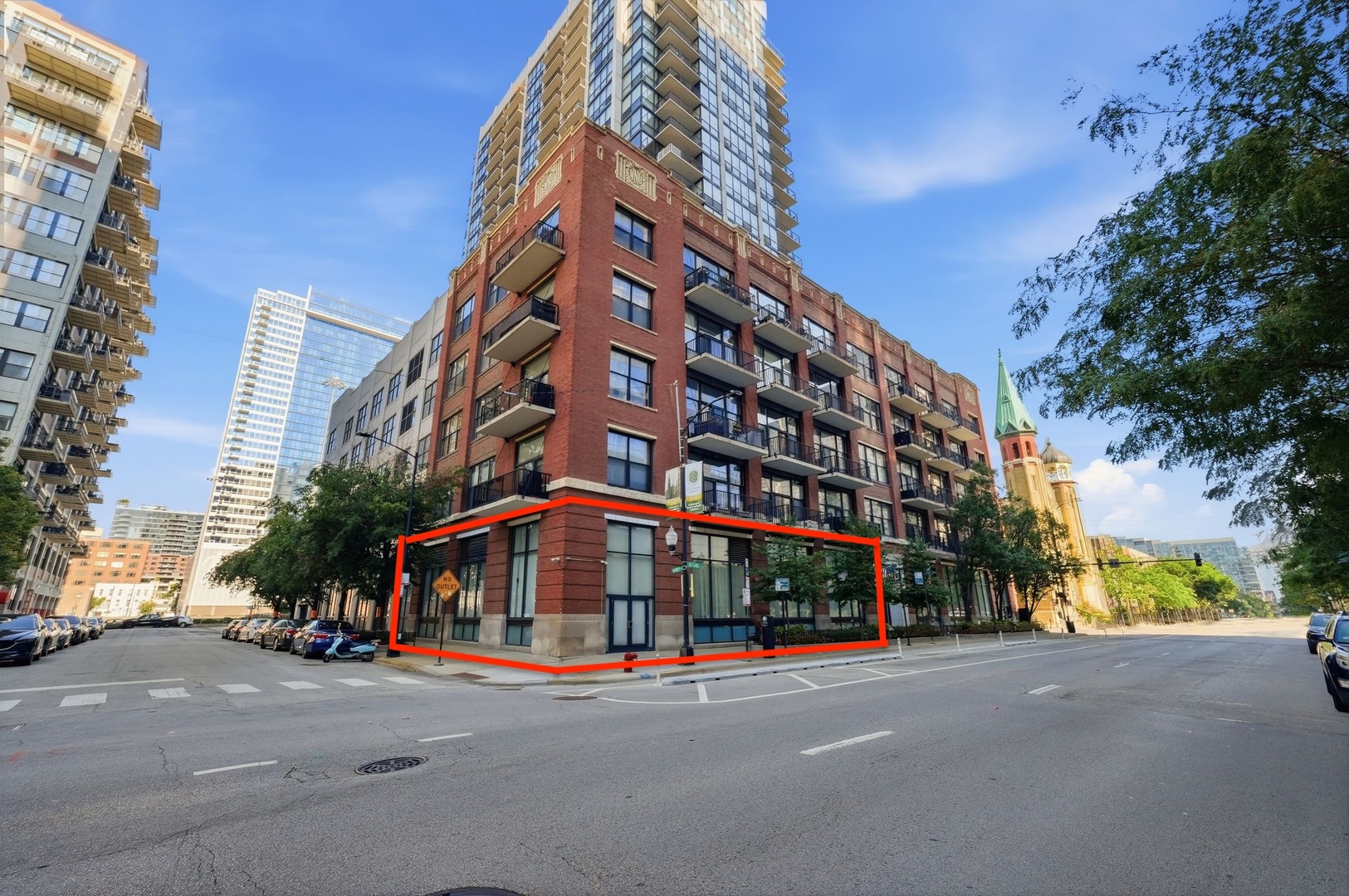 210 S Desplaines Street Se Property Photo 1