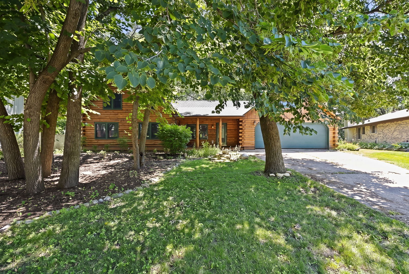 1112 Valencia Drive Property Photo 1