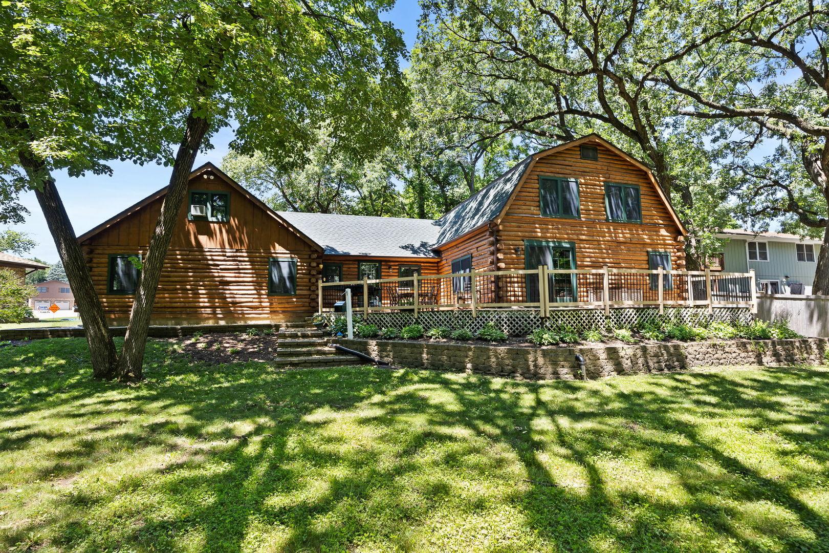 1112 Valencia Drive Property Photo 3