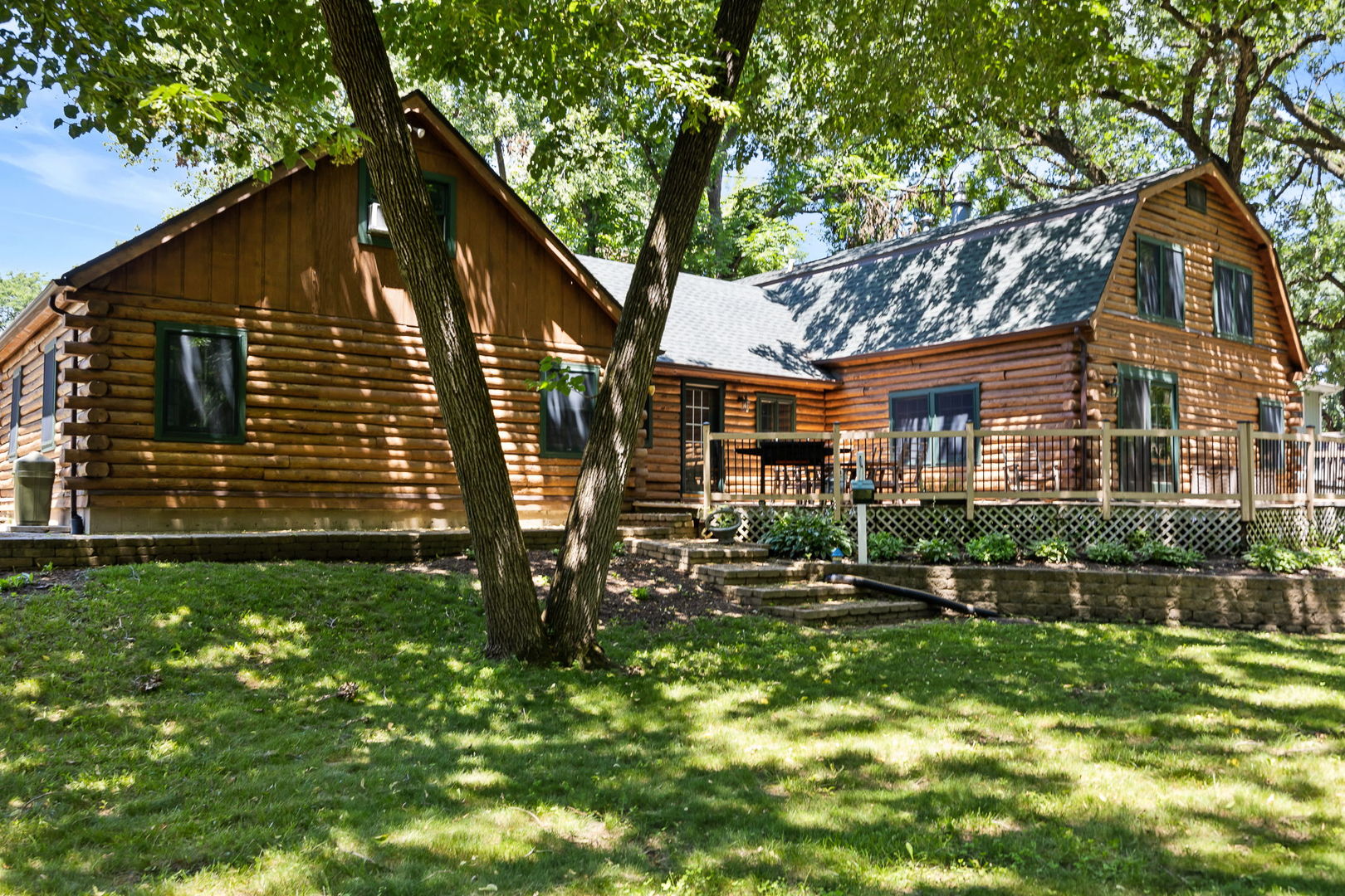 1112 Valencia Drive Property Photo 4