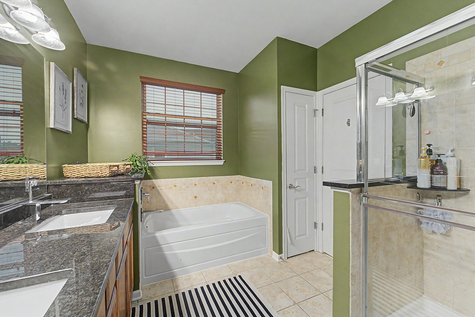 1379 Scarboro Road Property Photo 17