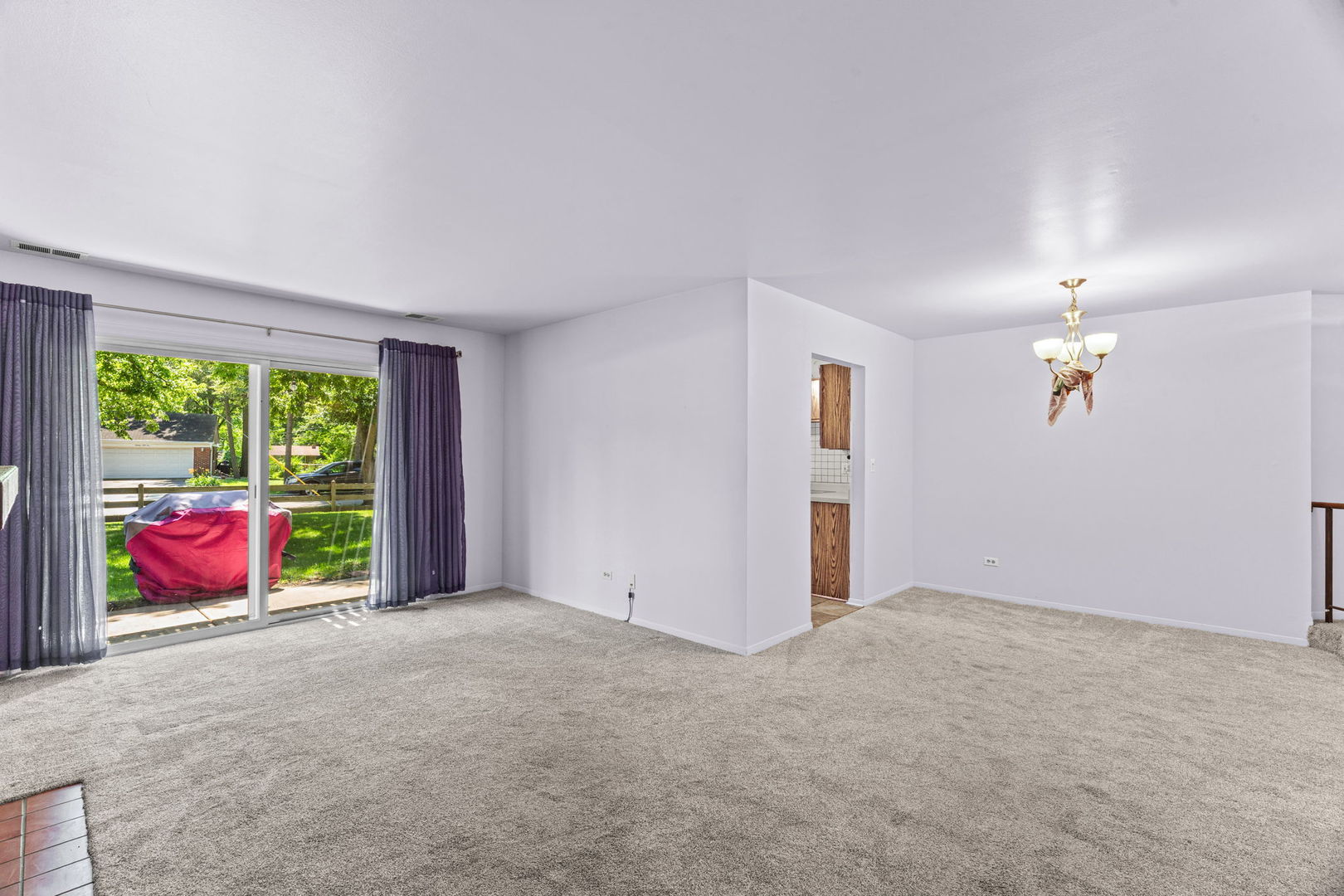 196 Grove Avenue B Property Photo 9