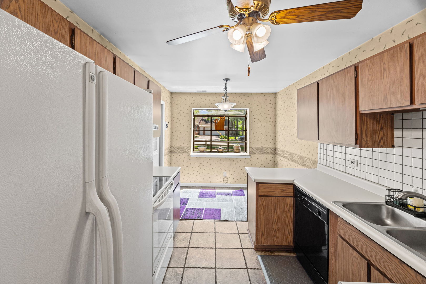 196 Grove Avenue B Property Photo 11
