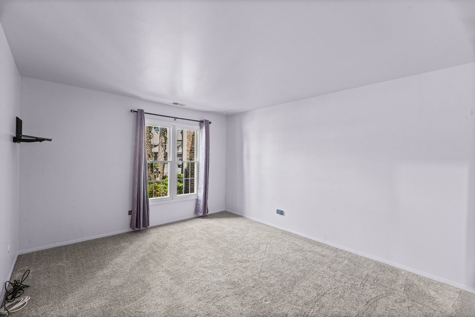 196 Grove Avenue B Property Photo 16