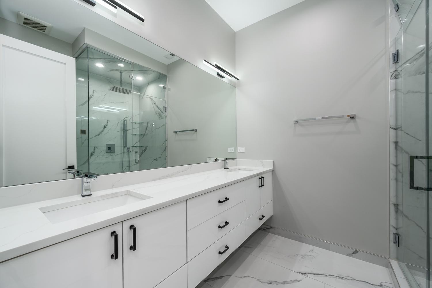 3056 N Lincoln Avenue 3 Property Photo 12