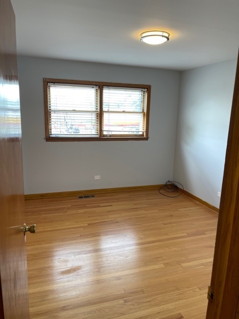 4570 N Narragansett Avenue 2 Property Photo 8