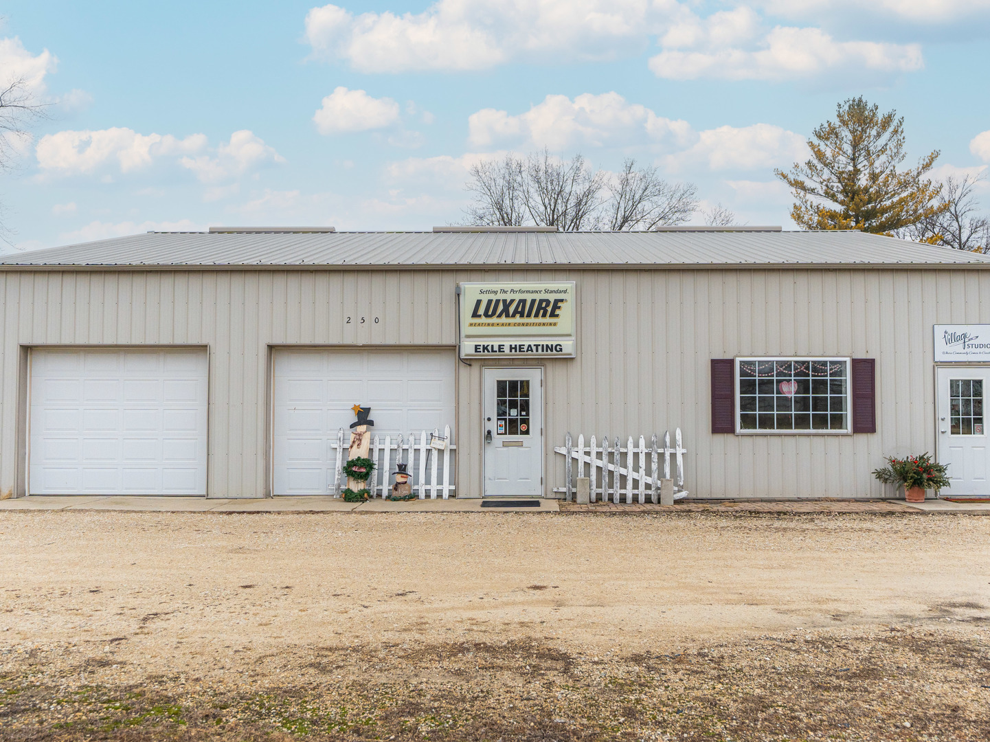 250 E Lincoln Highway Property Photo 1