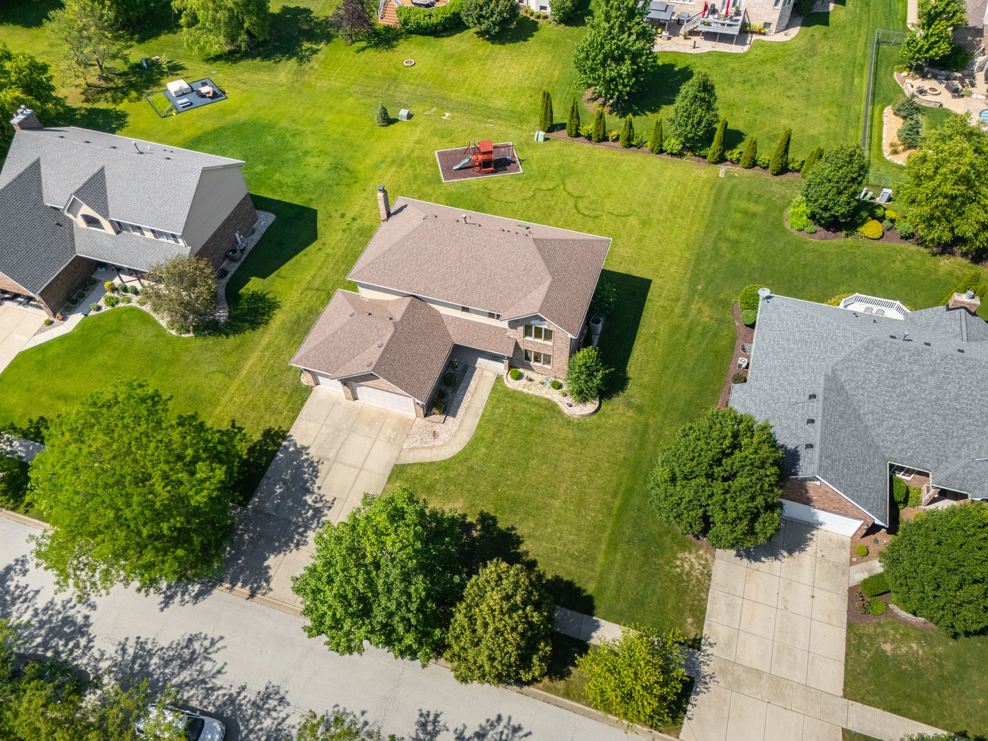 8284 Brookhaven Drive Property Photo 2