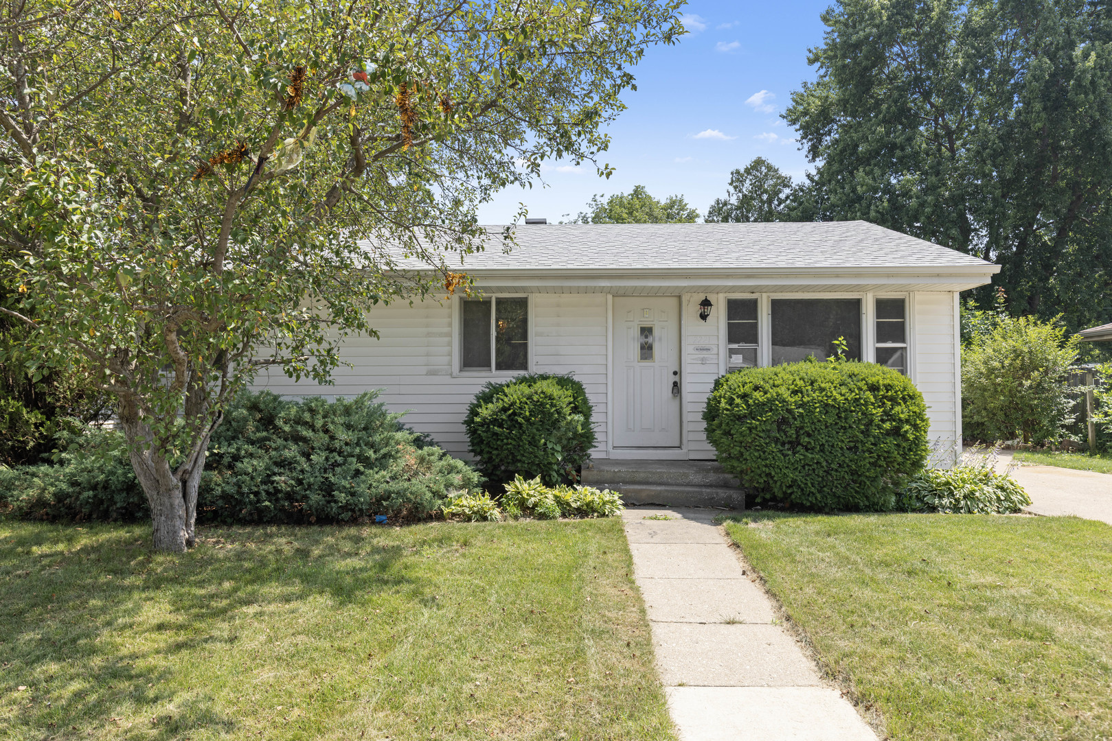 2221 Evans Avenue Property Photo