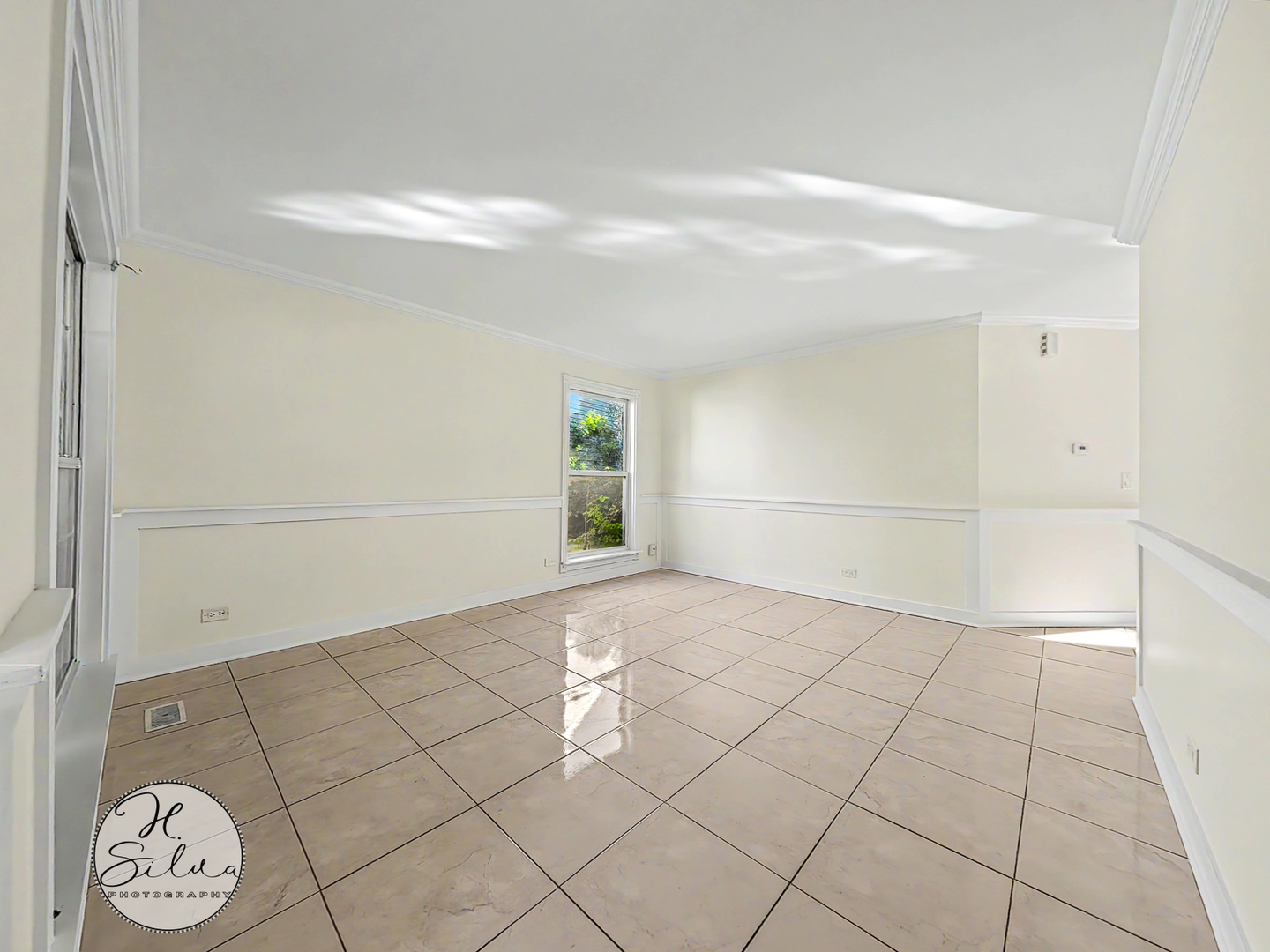 5532 Chantilly Circle Property Photo 2