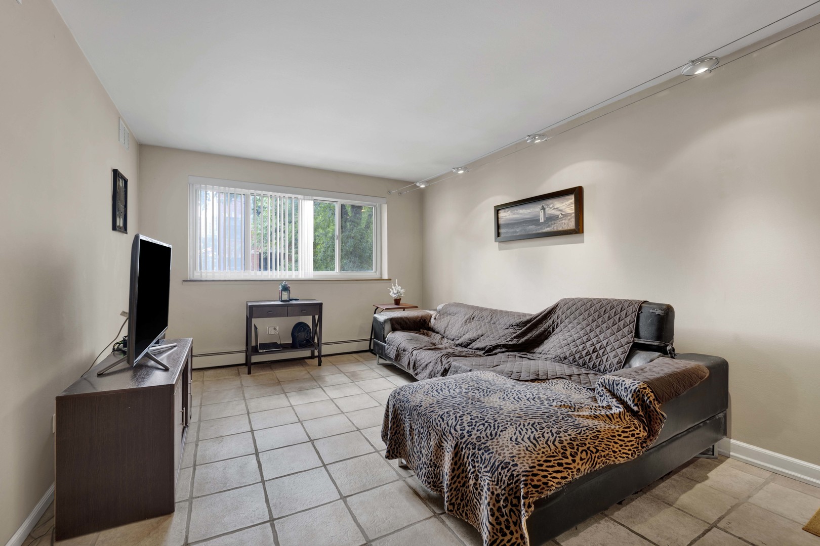 515 W Wrightwood Avenue 202 Property Photo 5