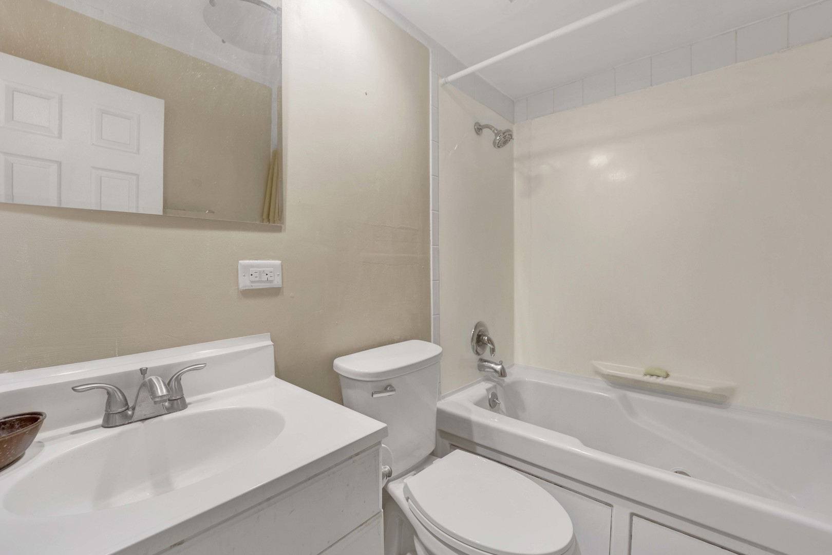 515 W Wrightwood Avenue 202 Property Photo 12
