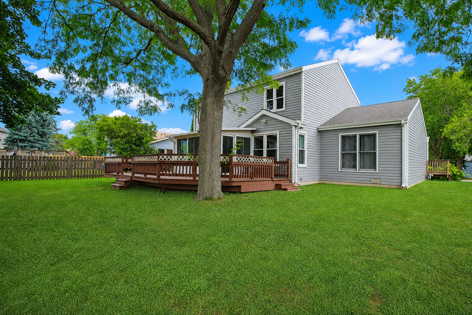 309 S Cross Trail Property Photo 4