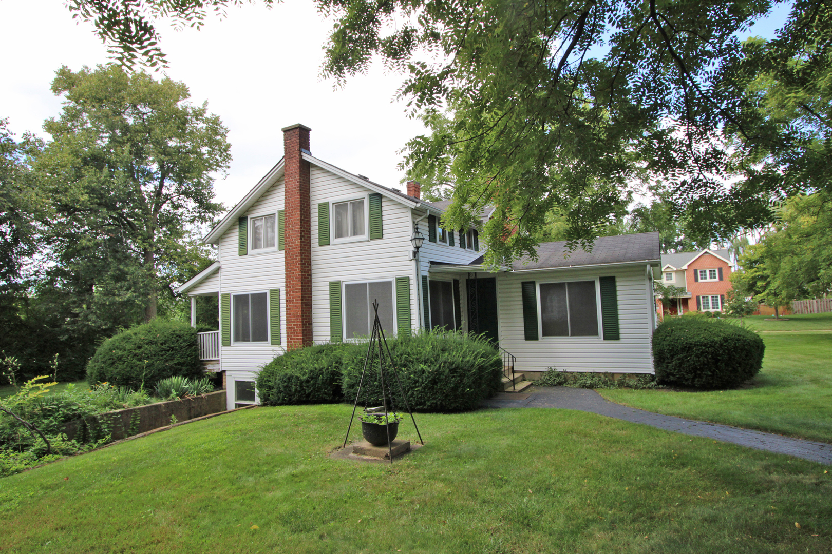 234 N Deerpath Road Property Photo 1