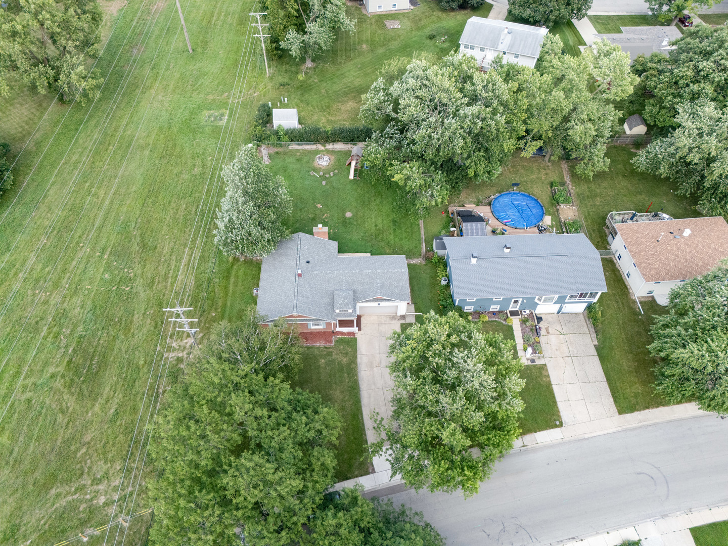 42 Circle Dr W Drive Property Photo 20