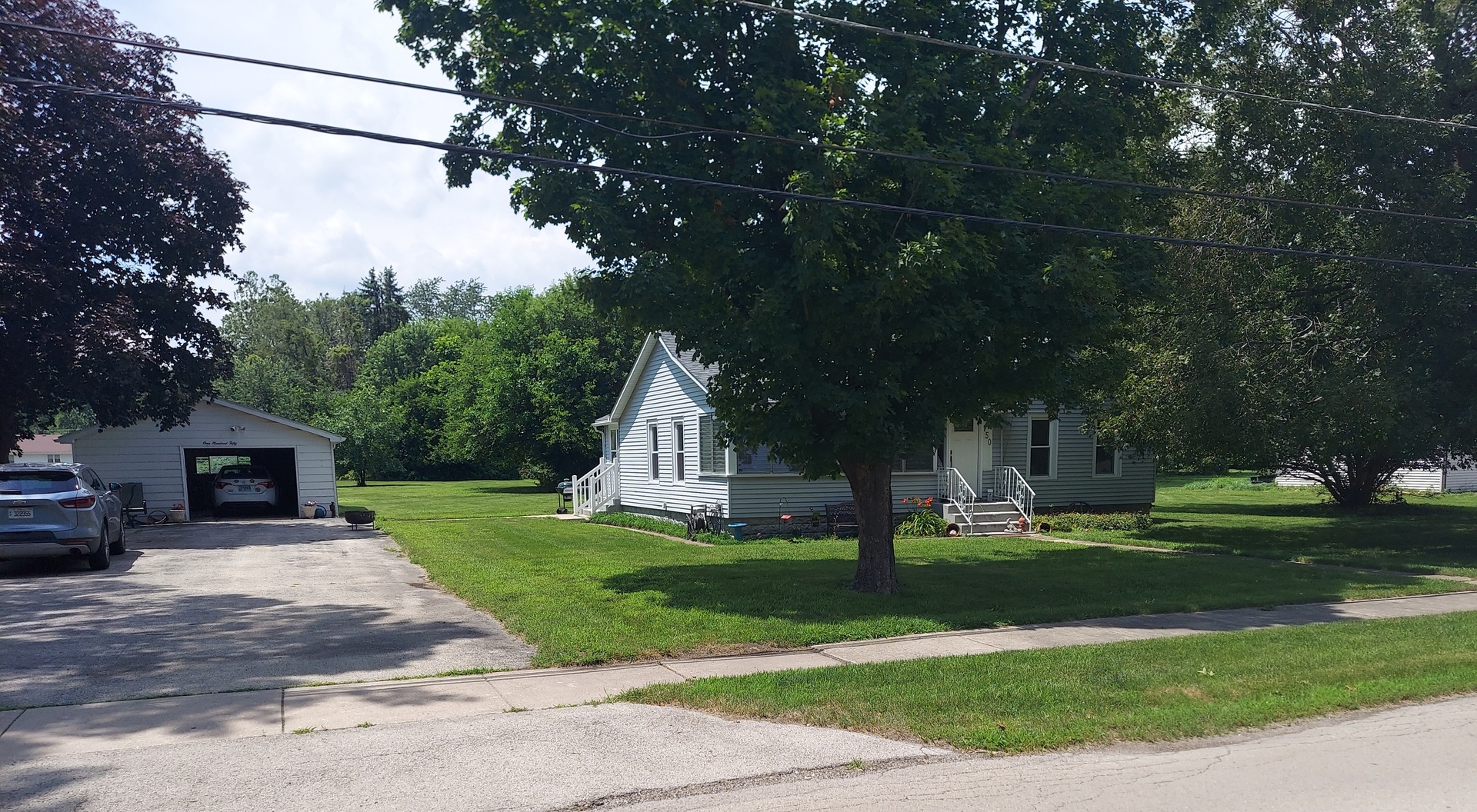 150 N School Street Property Photo 1