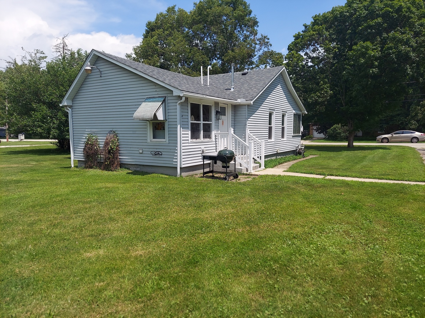 150 N School Street Property Photo 15