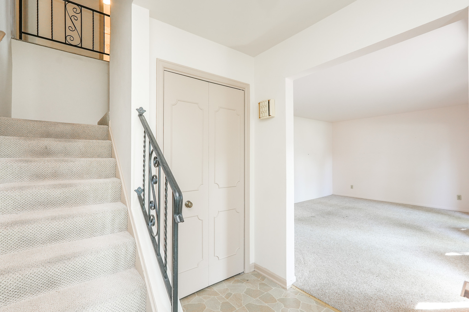 11 Windsor Court Property Photo 9