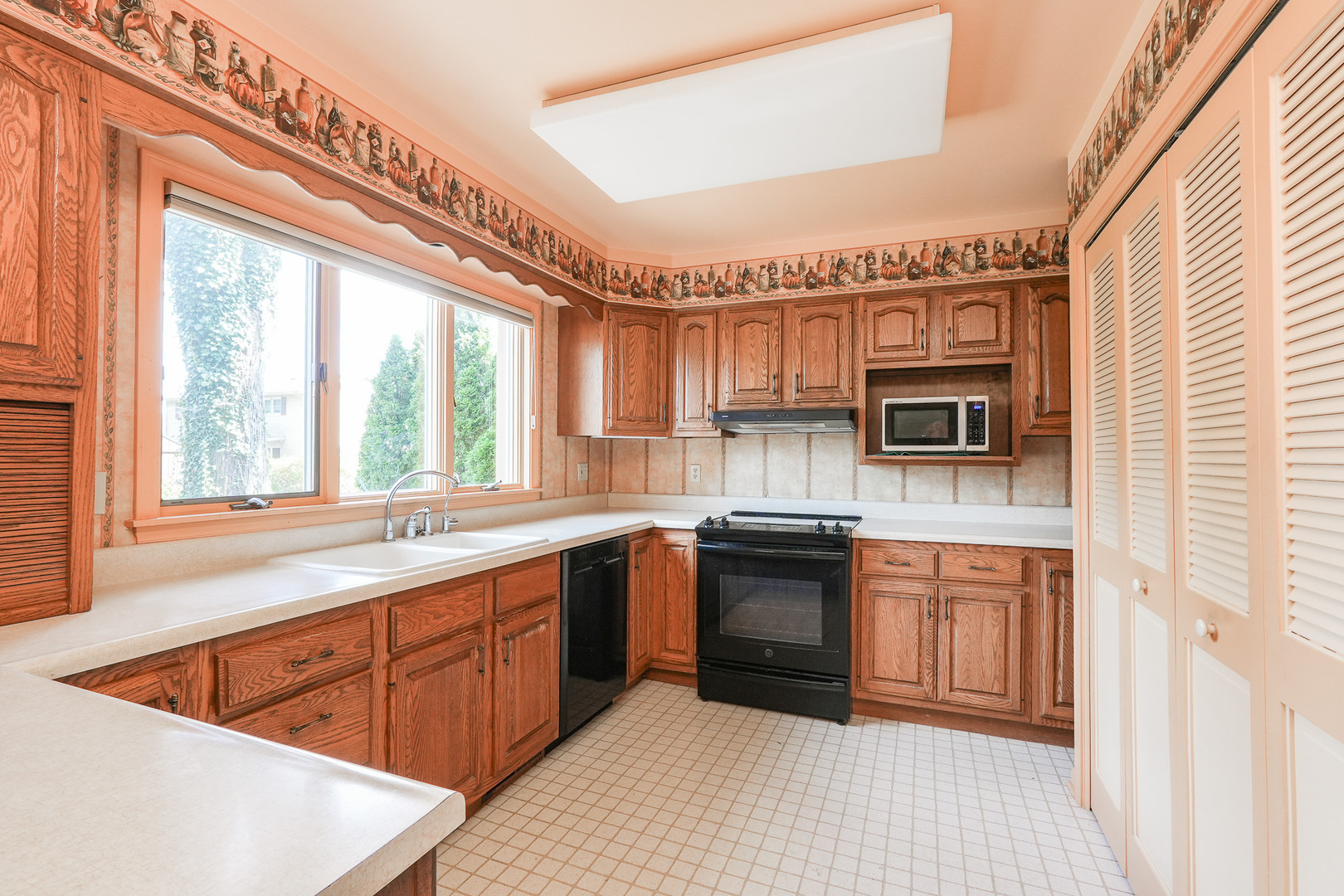 11 Windsor Court Property Photo 18