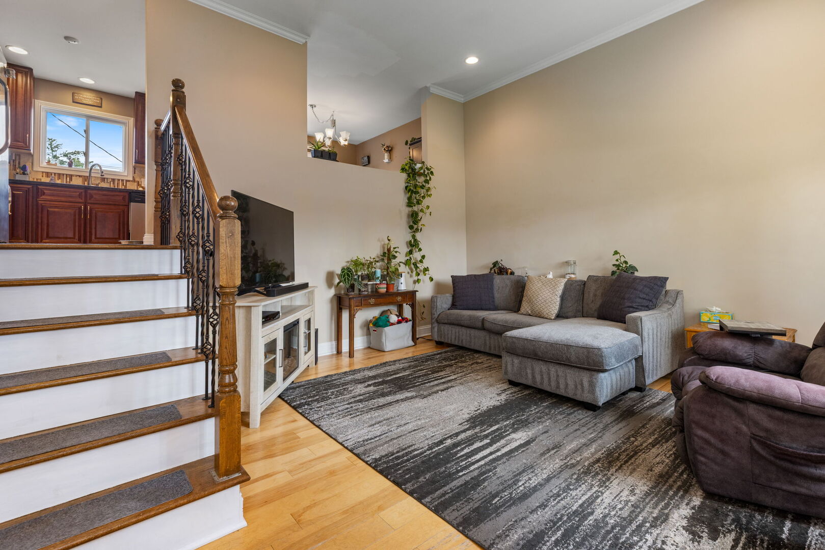 20 W Fullerton Avenue Property Photo 4