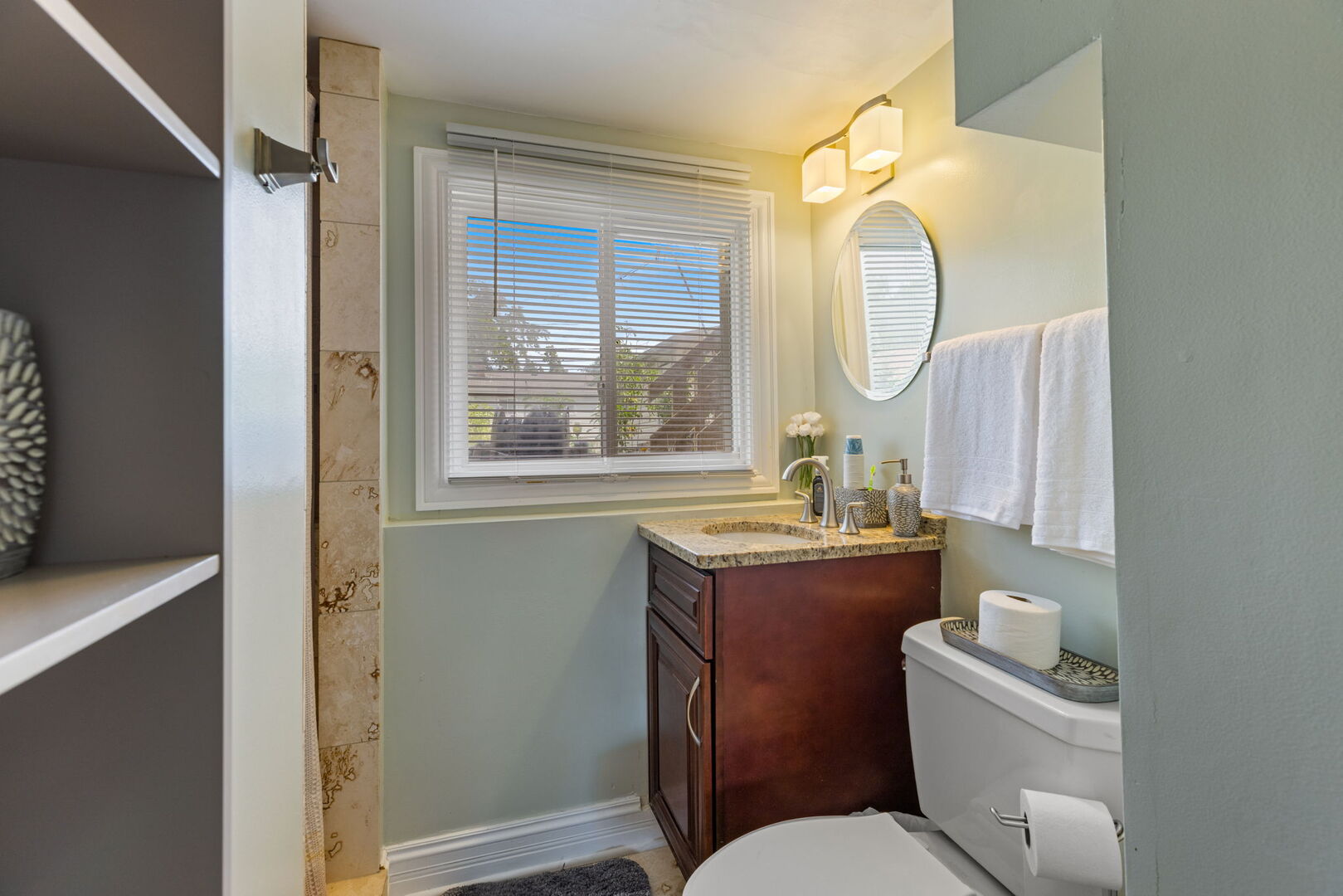 20 W Fullerton Avenue Property Photo 15
