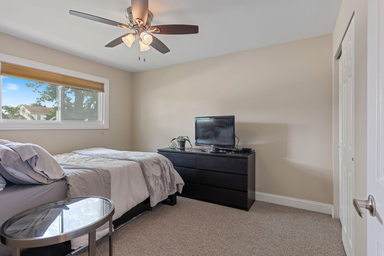 20 W Fullerton Avenue Property Photo 19