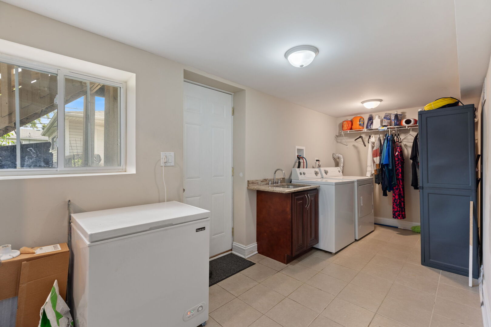 20 W Fullerton Avenue Property Photo 23