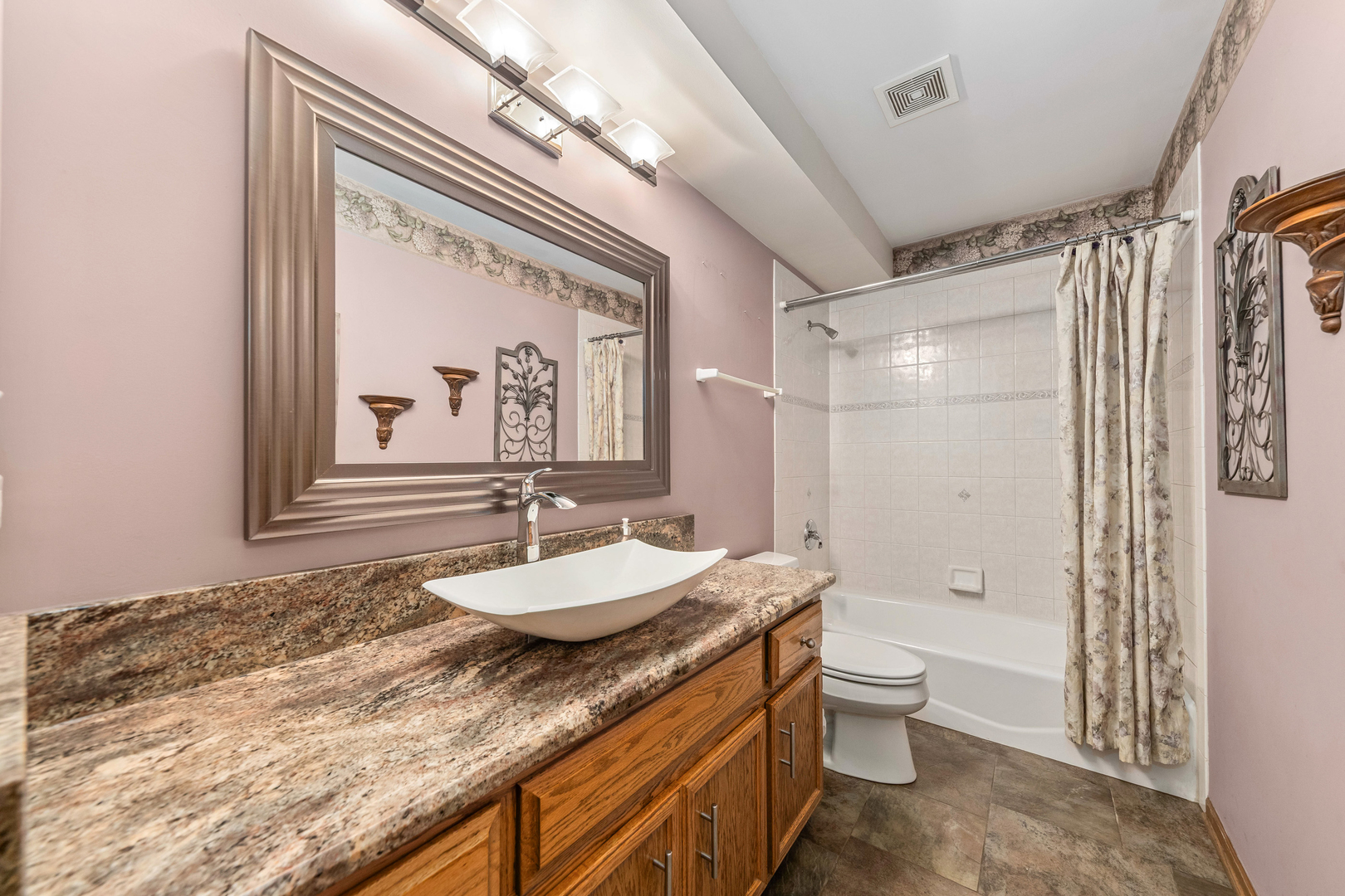 1310 Hamlin Avenue Property Photo 12
